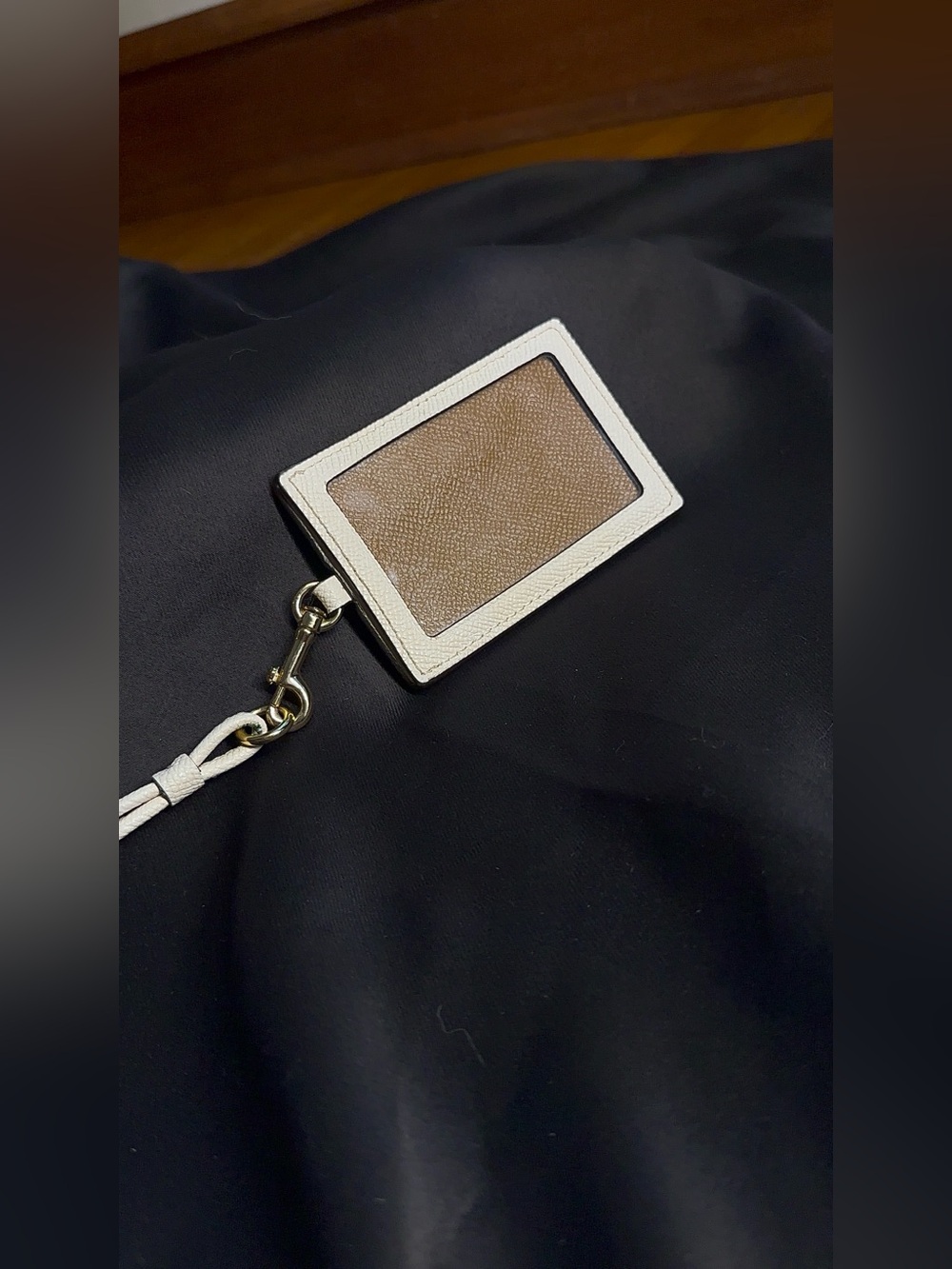 Coach Crossgrain Leather ID Lanyard in Chalk - Picture 8 of 10